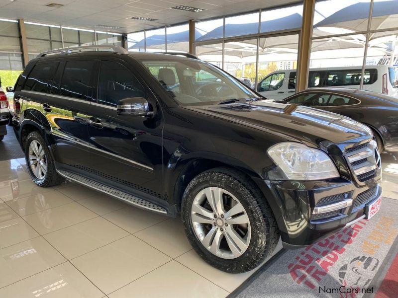 Mercedes-Benz GL350 in Namibia