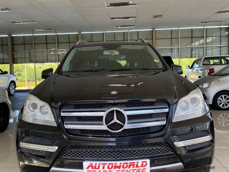 Mercedes-Benz GL350 in Namibia