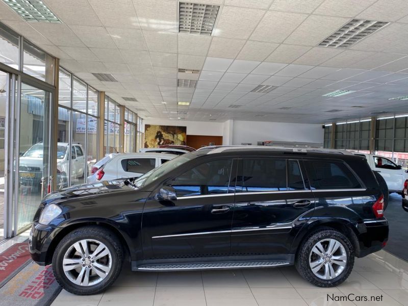 Mercedes-Benz GL350 in Namibia