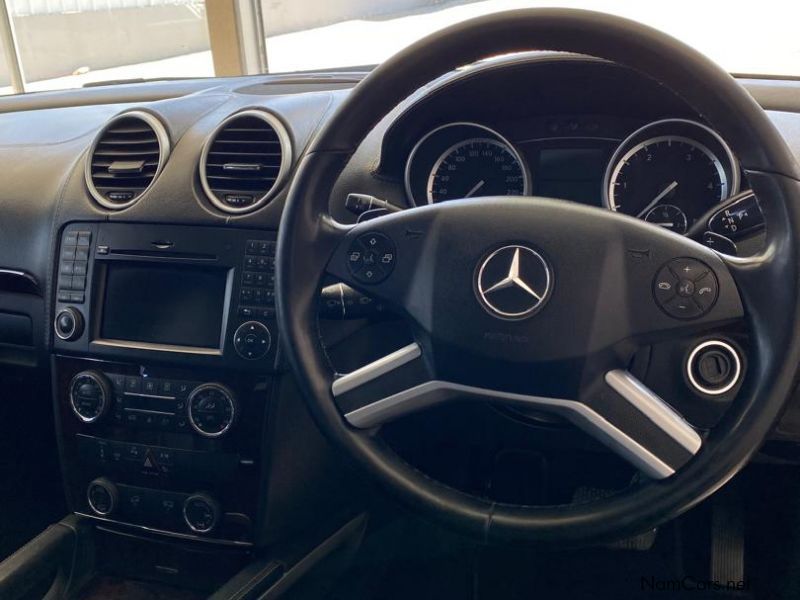 Mercedes-Benz GL350 in Namibia
