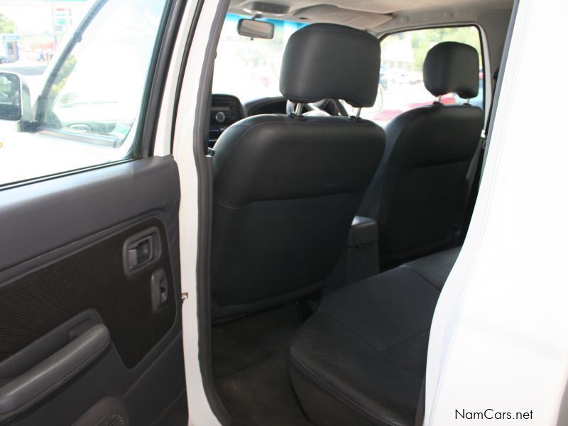 Nissan Hardbody 2.4 D/Cab 4x4 man in Namibia