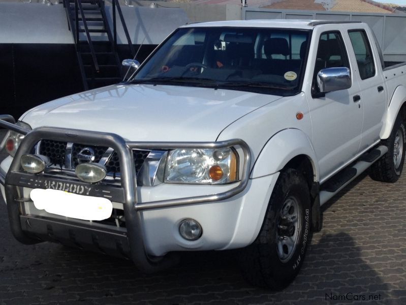 Nissan NP300 2.4I 4X4 in Namibia