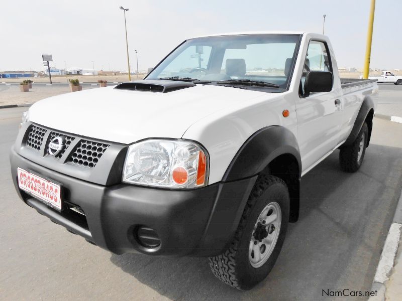 Nissan NP300 2.5 Tdi 4x4 s/c in Namibia