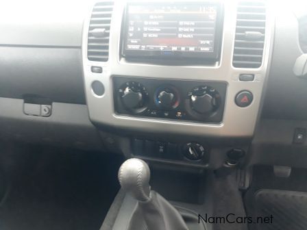 Nissan Navara 2.5 D/C DCI 4x4 in Namibia