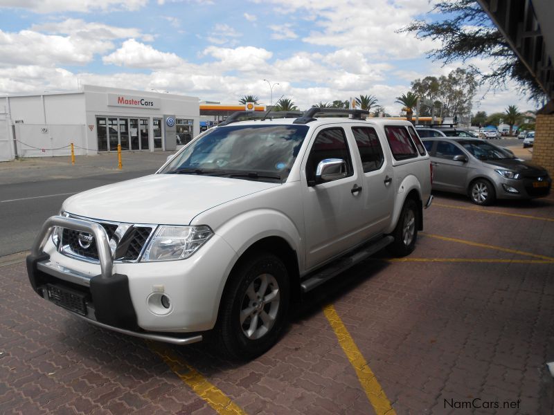 Nissan Navara 2.5 D/Cab 4x4 in Namibia