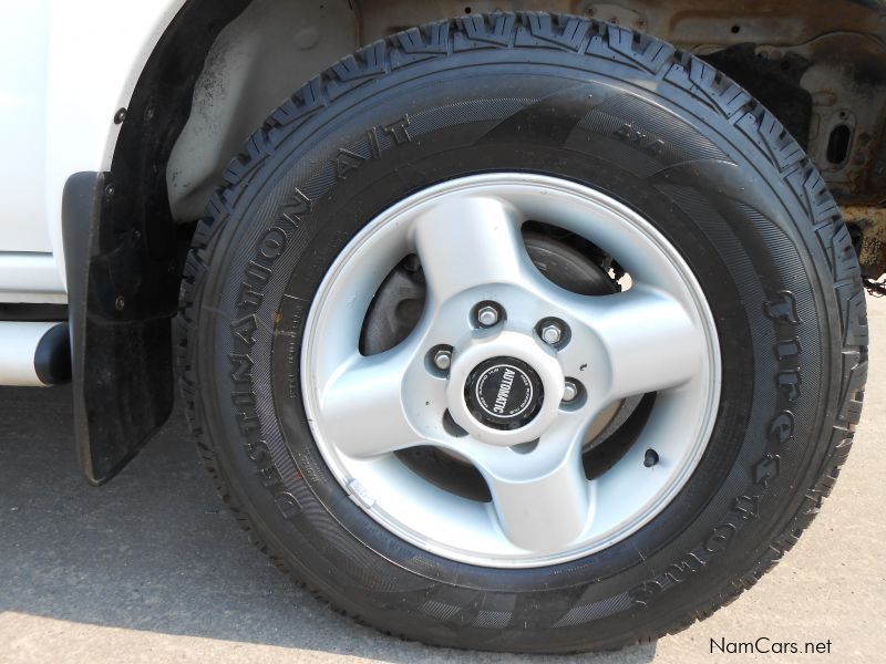 Nissan Np300 2.5 Tdi D/c 4x4 in Namibia