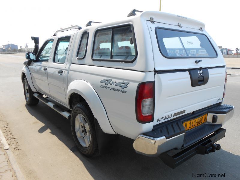 Nissan Np300 2.5 Tdi D/c 4x4 in Namibia