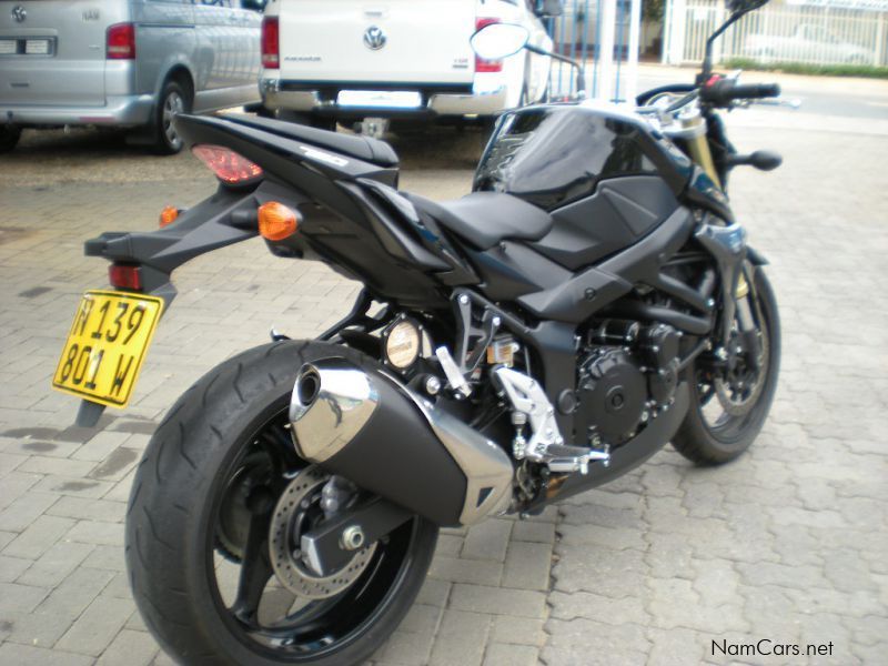 Suzuki GSR 750 in Namibia