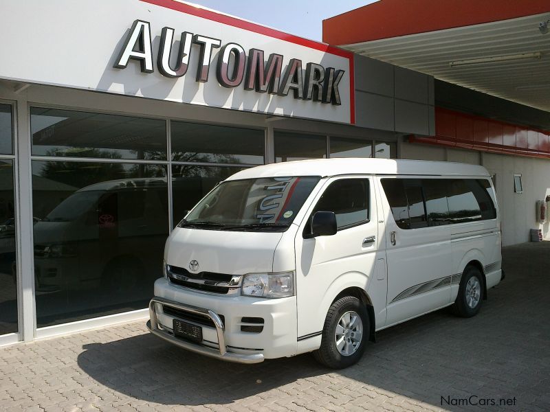 10 seater car toyota