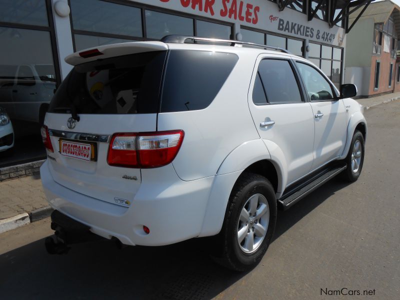 Toyota FORTUNER 3.0D4D 4x4 in Namibia