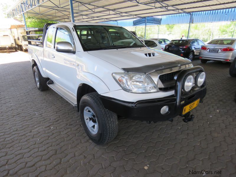 Toyota HILUX 3.0 D4D EX/CAB 4X4 in Namibia