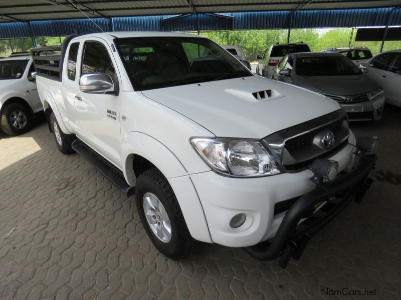 Toyota HILUX 30 D4D E CAB in Namibia