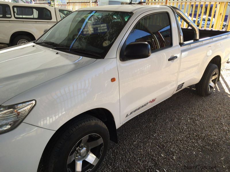 Toyota Hilux 2.0 S/C VVTI in Namibia