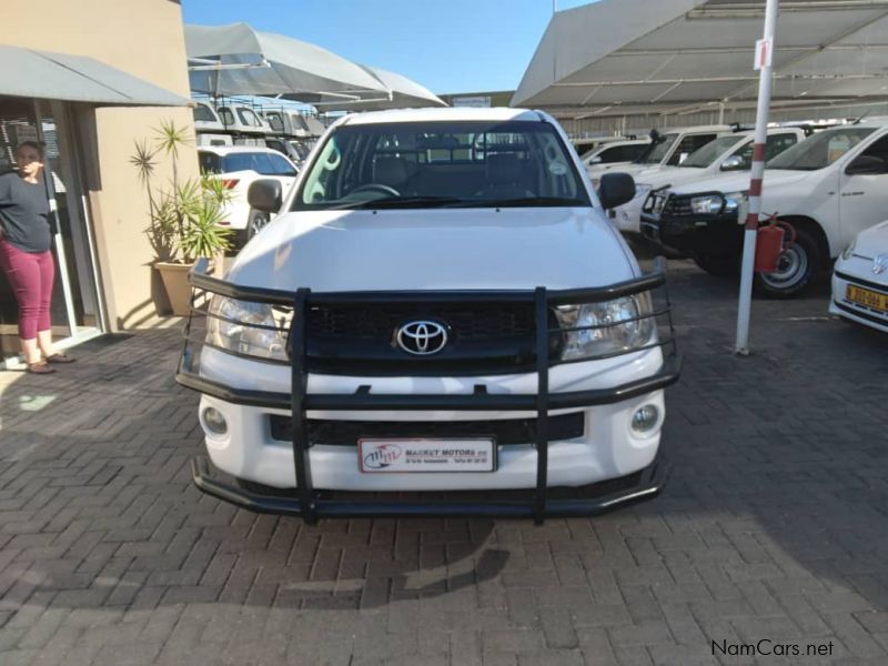 Toyota Hilux 2.5 D4D SRX 4x4 Manual in Namibia