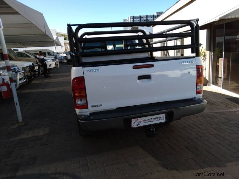 Toyota Hilux 2.5 D4D SRX 4x4 Manual in Namibia