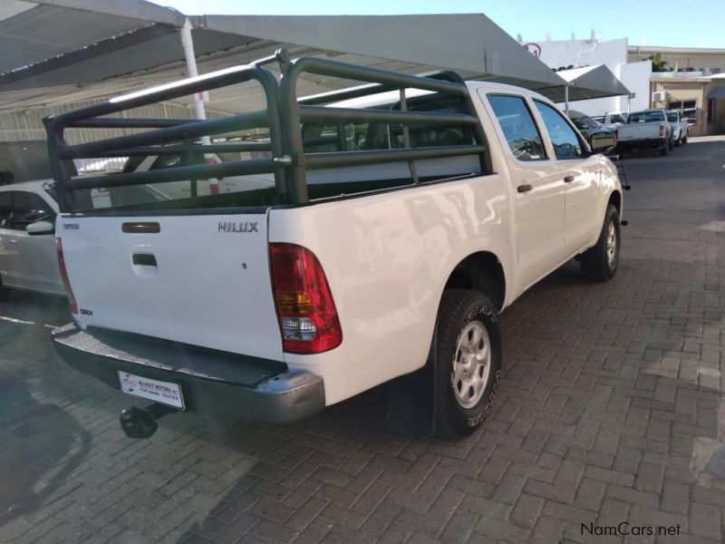 Toyota Hilux 2.5 D4D SRX 4x4 Manual in Namibia