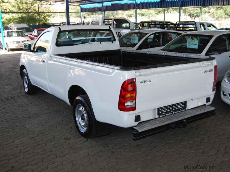Toyota Hilux 2000 VVTI in Namibia