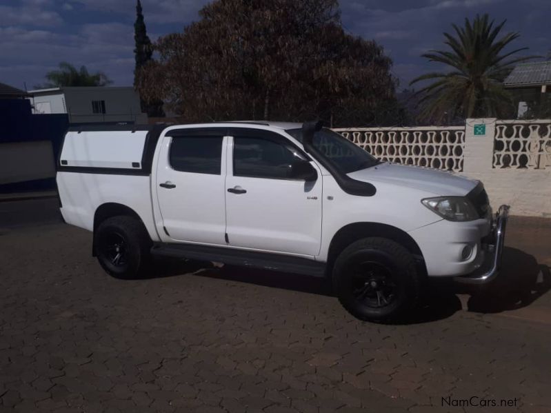 Toyota Hilux SRX 2.5  D/C 4x4 in Namibia