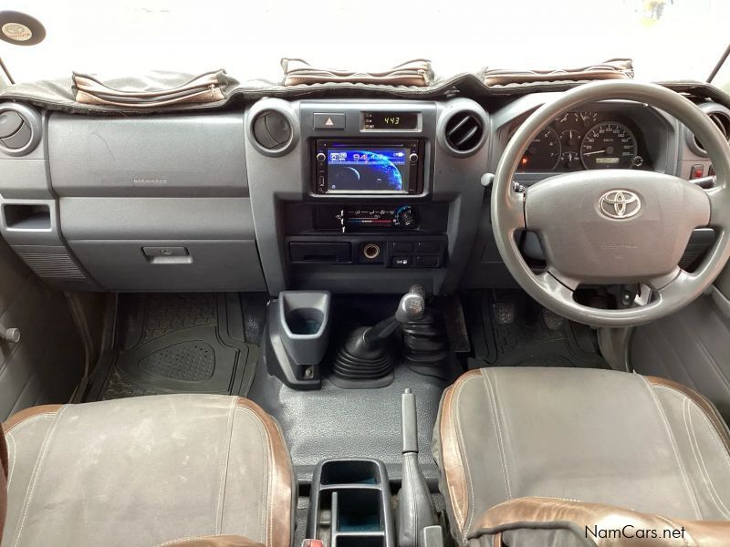 Toyota Land Cruiser 79 4.0p in Namibia