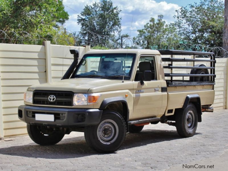 Toyota Land Cruiser VVT-i V6 in Namibia