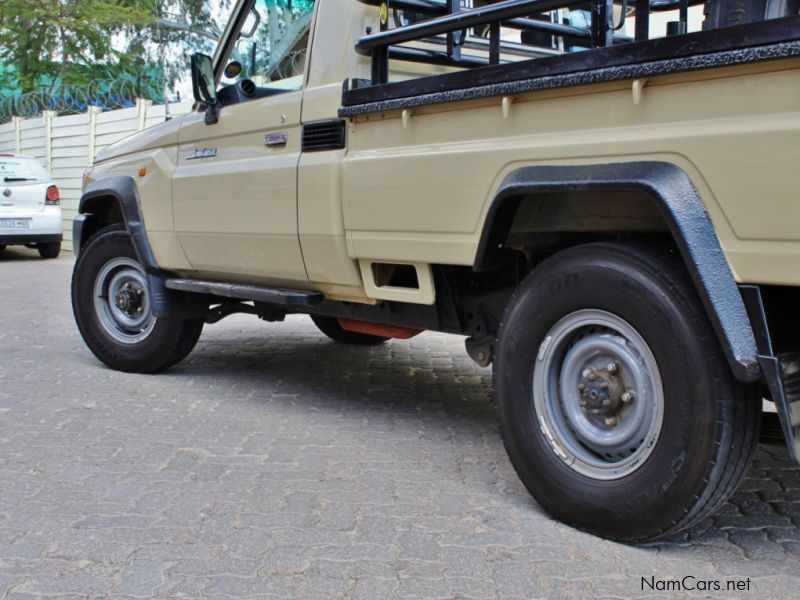 Toyota Land Cruiser VVT-i V6 in Namibia