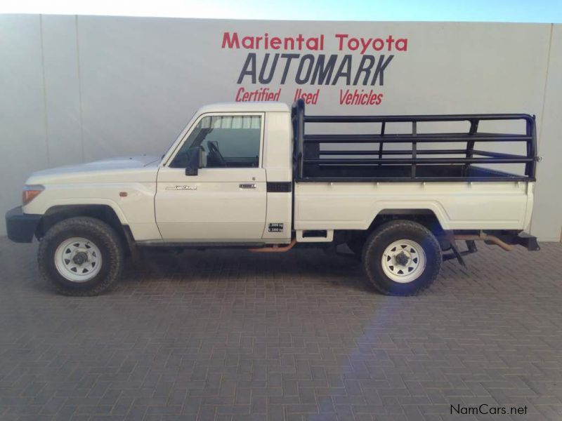 Toyota Land Crusier S/C 4.0 V6 in Namibia