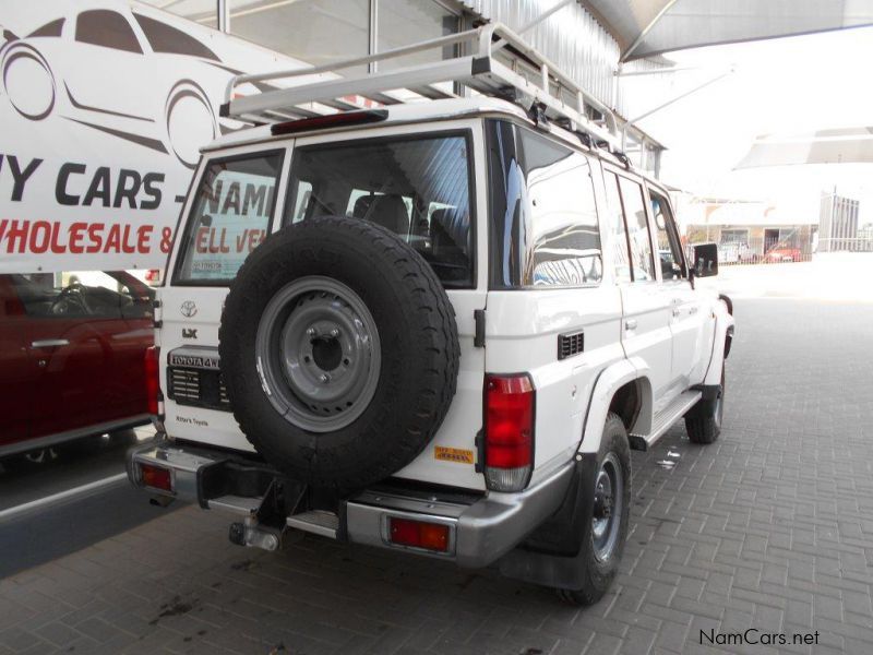 Toyota Landcruiser 78 4.2d S/w in Namibia