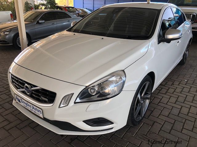 Volvo S60 T6 R-Design Geartronic AWD in Namibia