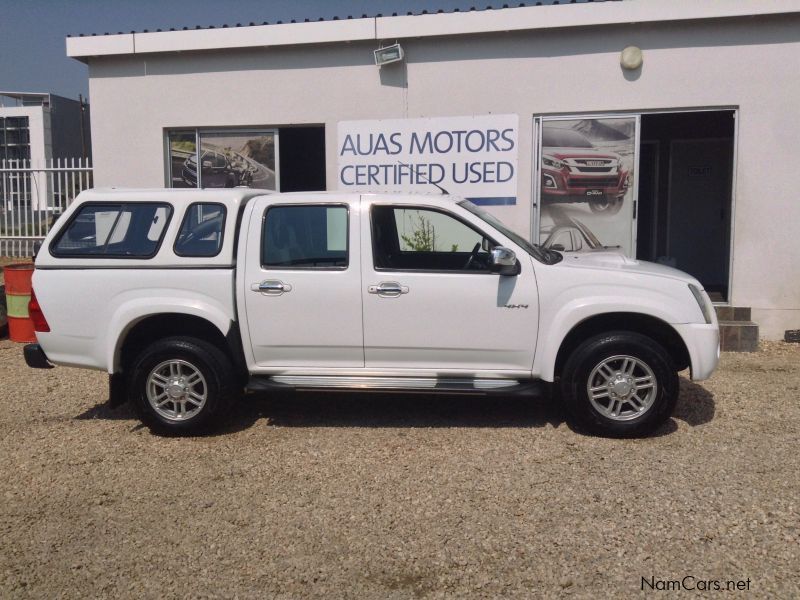 Isuzu KB 300 4x4 D/CAB LX in Namibia