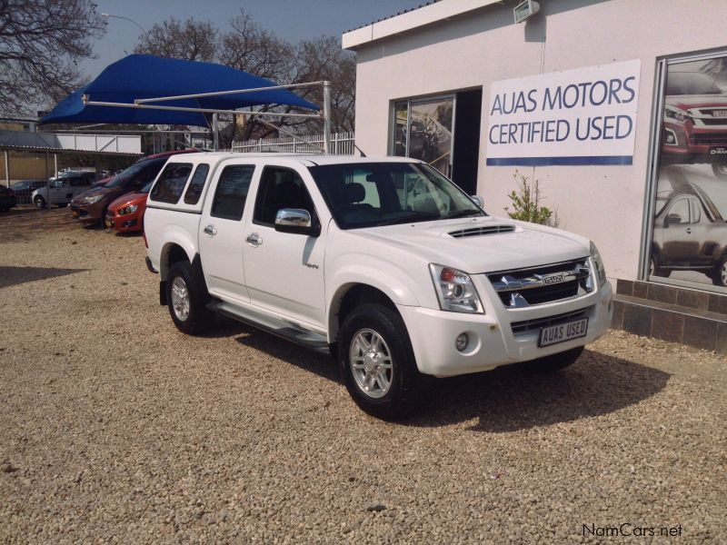 Isuzu KB 300 4x4 D/CAB LX in Namibia