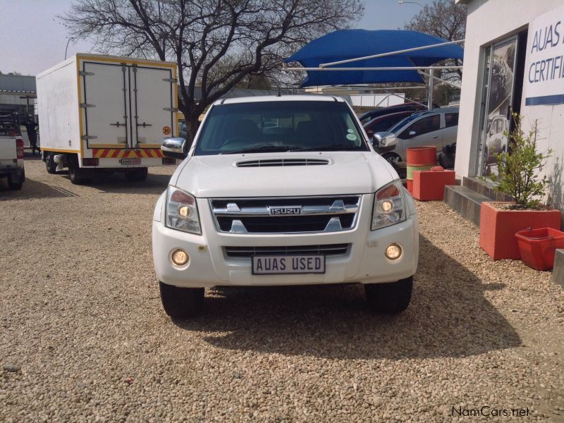 Isuzu KB 300 4x4 D/CAB LX in Namibia