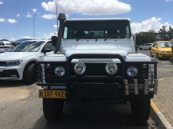 Land Rover Defender 130 in Namibia