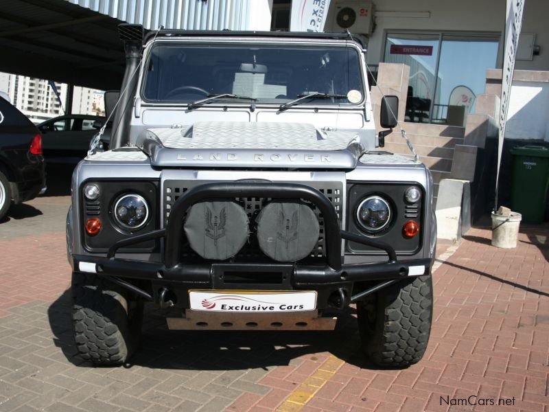 Land Rover Defender Puma SW 90 2.2 diesel 4x4 in Namibia