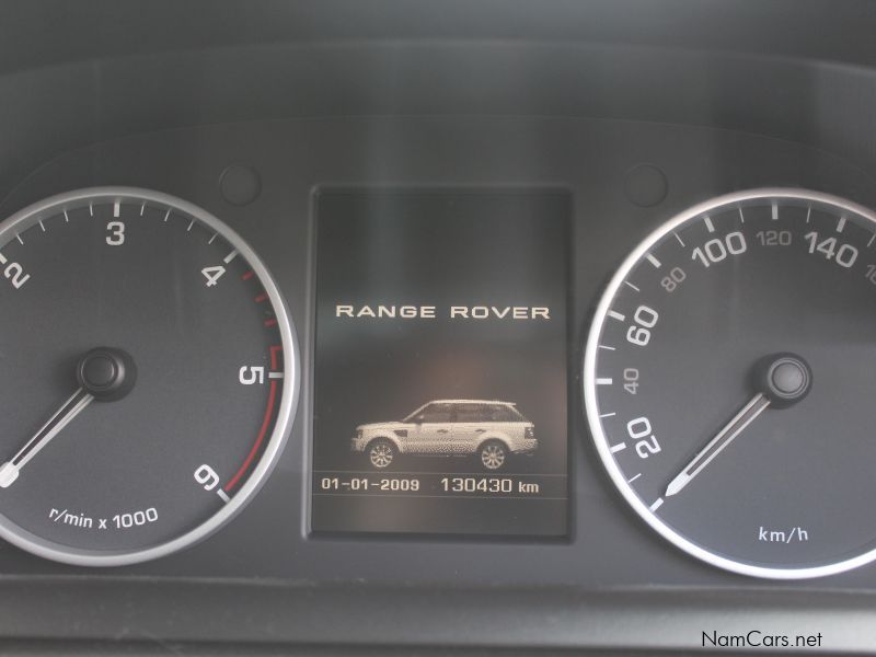 Land Rover RANGE ROVER TDV6 LUX in Namibia