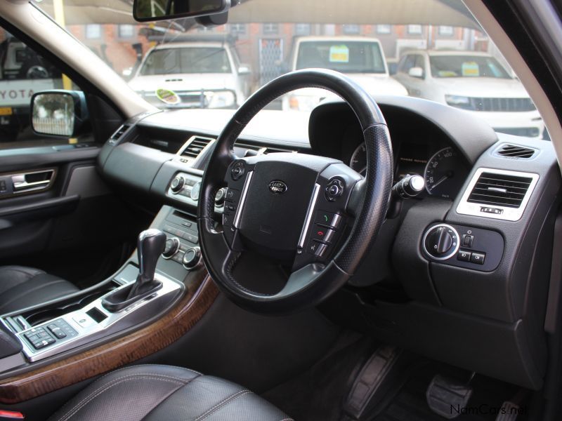 Land Rover RANGE ROVER TDV6 LUX in Namibia