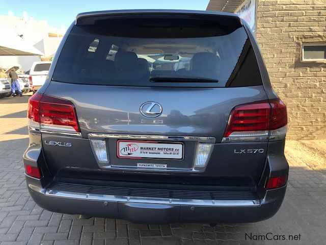 Lexus LX 570 V8 in Namibia