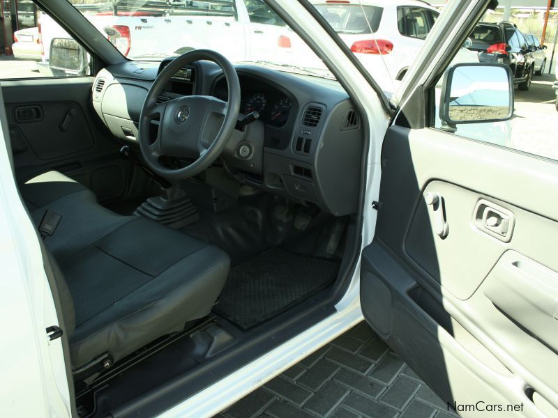 Nissan Hardbody S/ Cab 2.0 manual A/C in Namibia