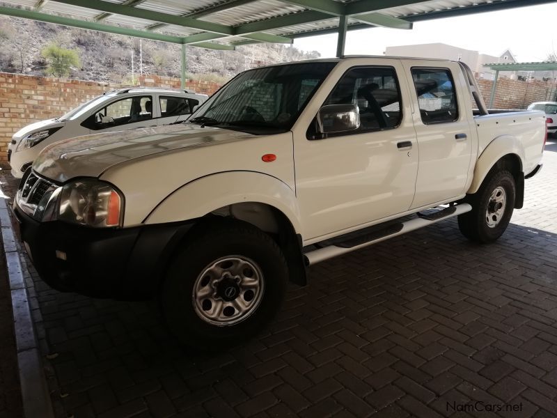 Nissan NP300  2.4 4X4 in Namibia