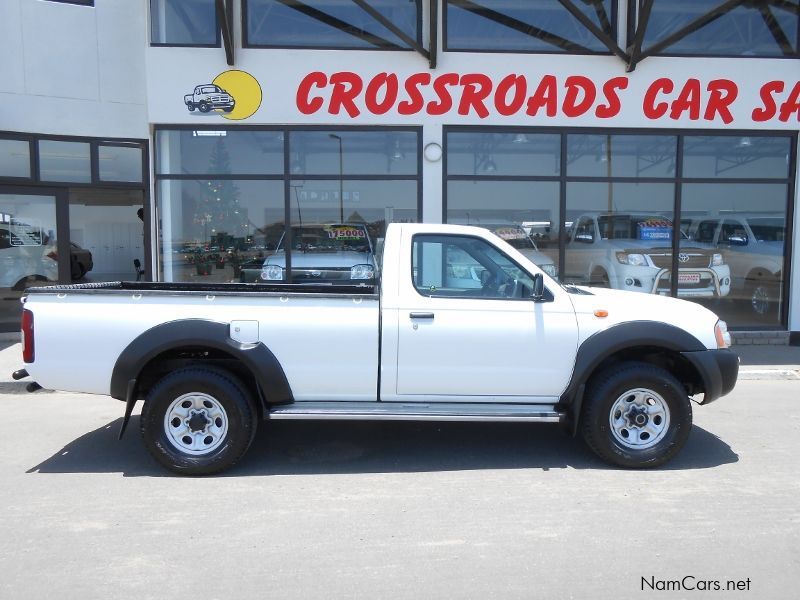 Nissan NP300 2.4 S/C 4x4 in Namibia