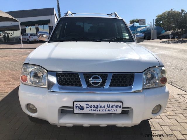 Nissan NP300 2.4i HiRider 4x4 D/Cab in Namibia