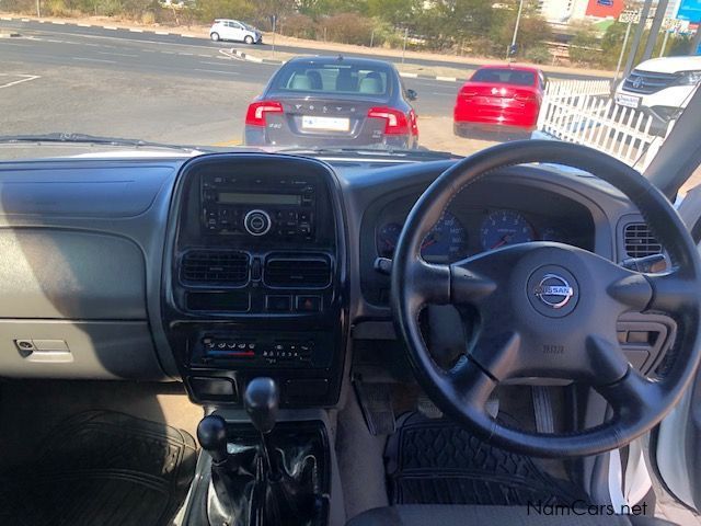 Nissan NP300 2.4i HiRider 4x4 D/Cab in Namibia