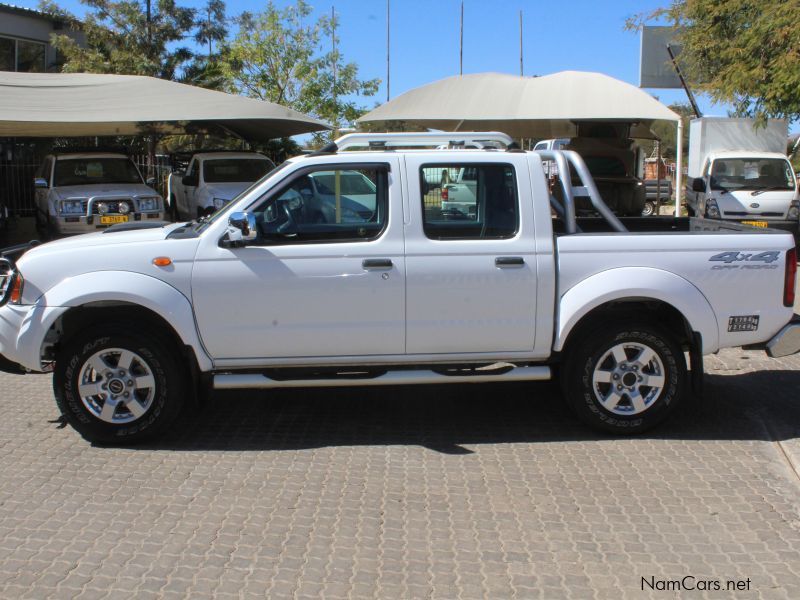 Nissan NP300 2.5 Dc 4x4 in Namibia
