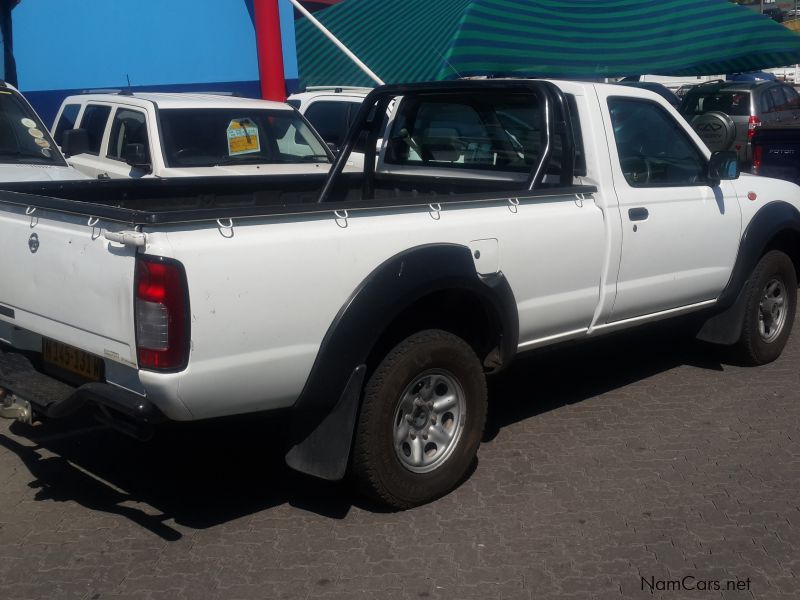 Nissan NP300 2.5 Diesel S/C 4x4 LWB in Namibia