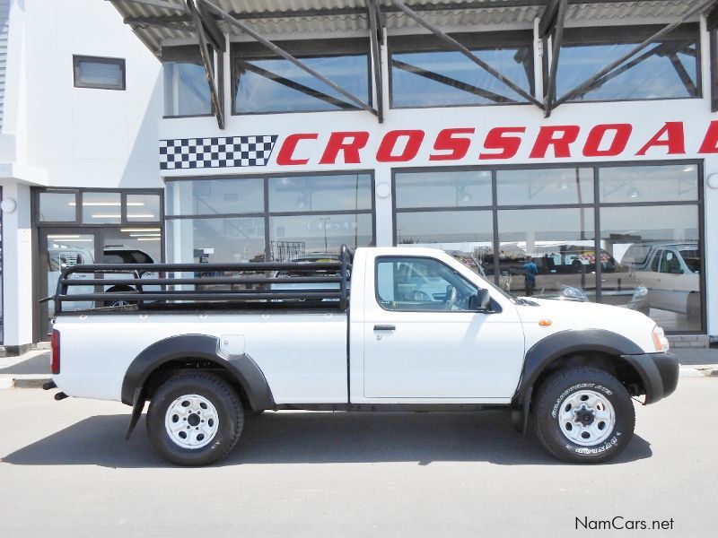 Nissan NP300 2.5 d 4x4 (diesel) in Namibia