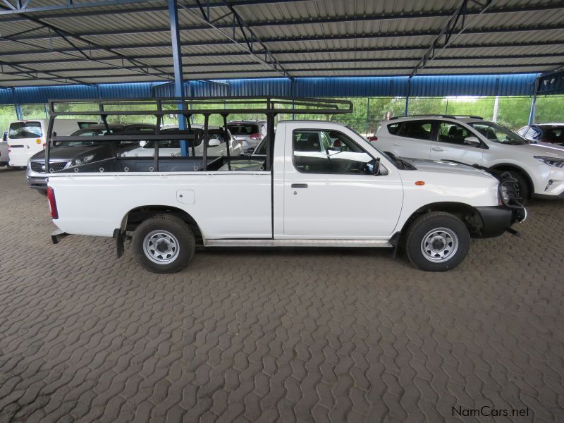 Nissan NP300 2000L LWB in Namibia