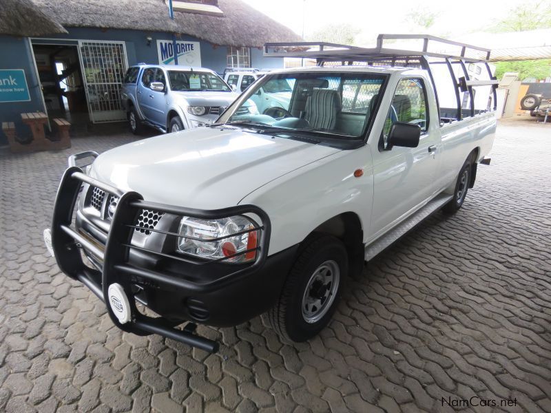 Nissan NP300 2000L LWB in Namibia