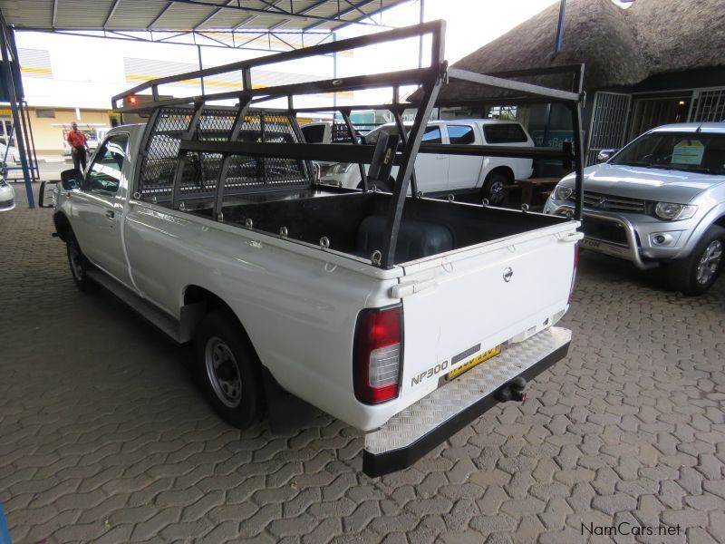 Nissan NP300 2000L LWB in Namibia