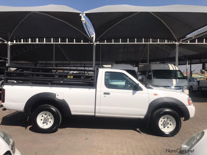 Nissan NP300 Hardbody 2.0i LWD P/U S/C in Namibia