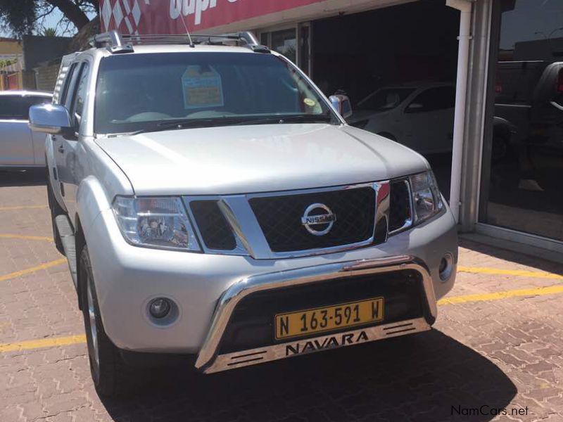 Nissan Navara 2.5 D/Cab 4x4 in Namibia