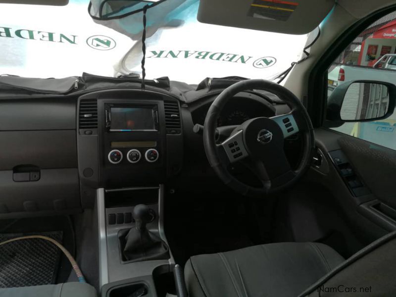 Nissan Navara 4.0 V6 4x4 in Namibia